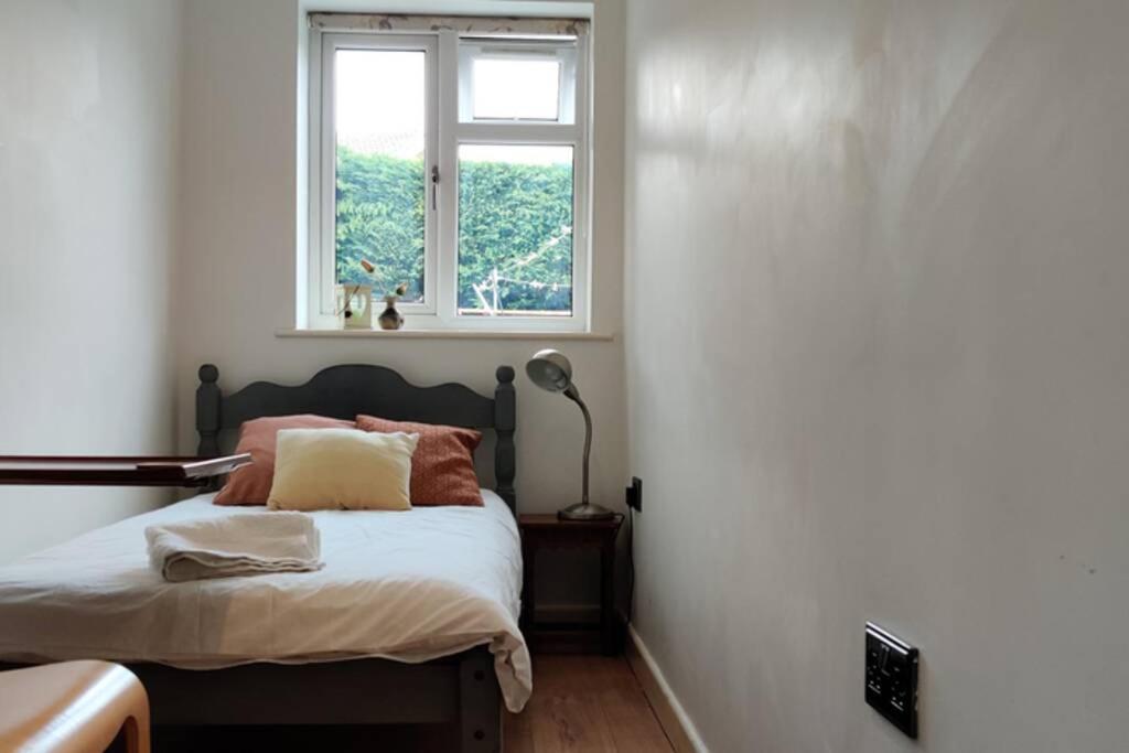 Private Comfortable Guest Suite - Nottingham Exteriör bild